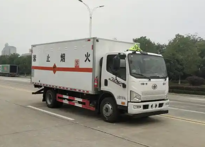伊吾爆破器材运输车可以上高速吗？